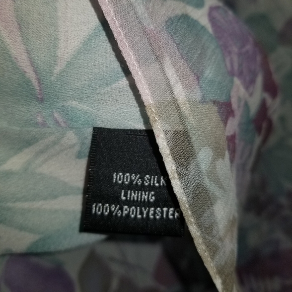 Linda Allard for Ellen Tracy silk flloral top - Picture 7 of 13